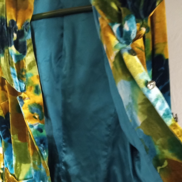 Beautiful Vibrant Multicolor Velvet Jacket size small - Picture 11 of 13